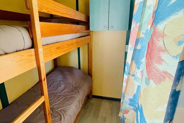 Gîte pour 4 personnes, avec piscine et terrasse, animaux acceptés à Camon - 3