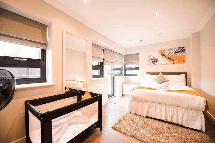 Appartement entier, Appartement-Exécutif-Sdb privée avec douche-Terrasse-Ground Floor in Reading, Berkshire