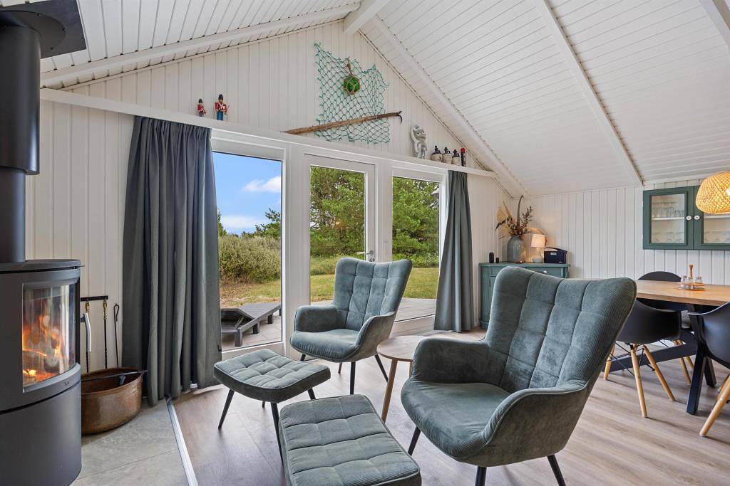Einladendes, renoviertes Ferienhaus in der Nähe von Hvide Sande in Nørre Lyngvig, Hvide Sande