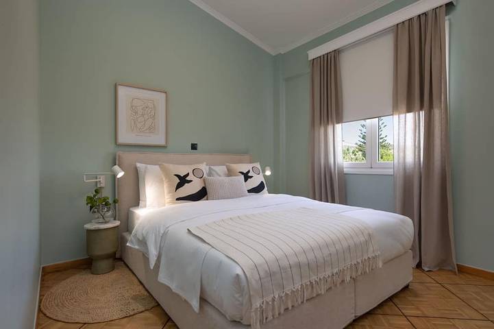 The Southern Mansion - with private pool in Voula, East coast of the Attika region