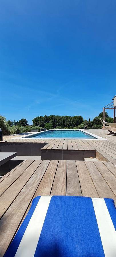 Maison d’hôte pour 2 personnes, avec terrasse et vue ainsi que piscine et jardin