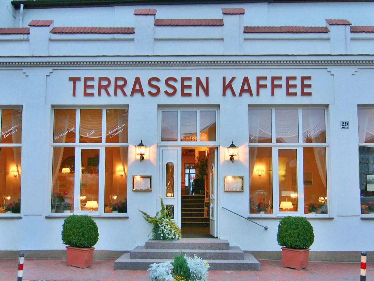 Ganze Ferienwohnung, Ferienwohnung 2 mit Meerblick und Südbalkon - Ferienwohnung 2 mit Meerblick und Südbalkon in Seebad Heringsdorf, Heringsdorf