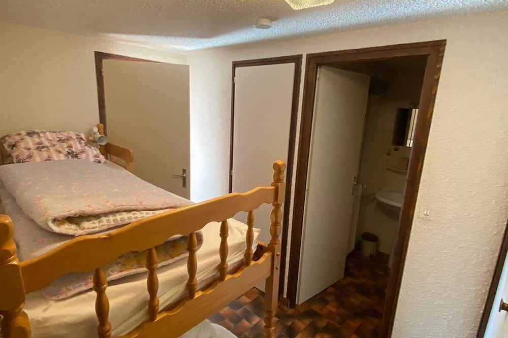 Entire apartment, Calm nature and tranquility in Thollon-les-Mémises, Thonon-les-Bains region