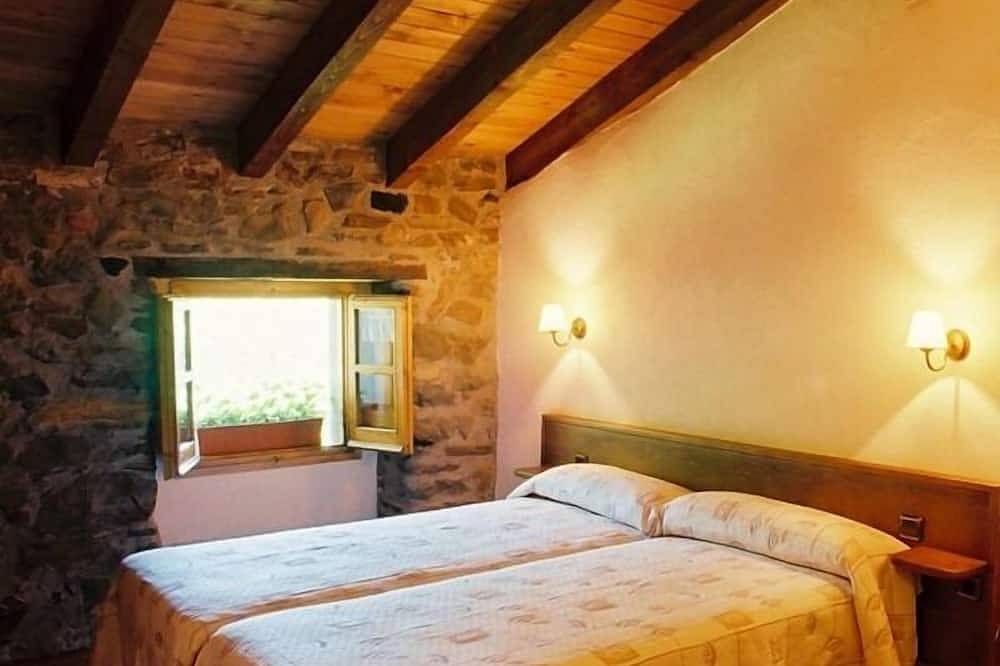 Catalan farmhouse from the 11th century, within the Natural Park. 10-1 in Sant Joan les Fonts, Zona Volcanica de la Garrotxa Natural Park