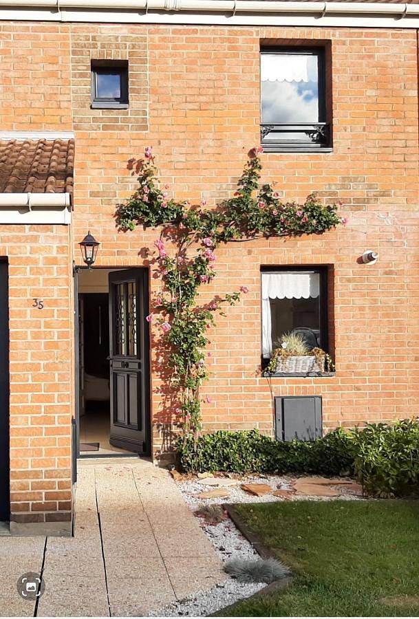Gîte pour 5 personnes, avec jardin et vue, adapté aux familles dans Saint-Léonard (Pas-de-Calais)