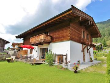 Ferienhaus für 12 Personen, mit Garten und Sauna sowie Terrasse in Leogang