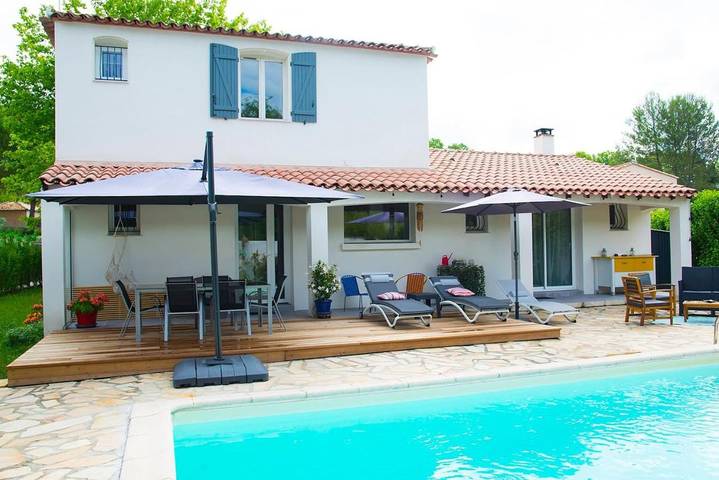 Chalet para 6 personas, con jardín además de piscina para niños y piscina - 1