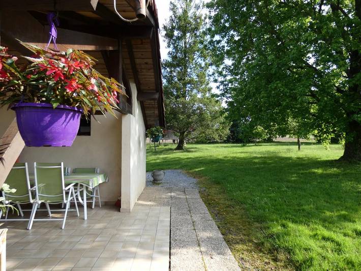 Gîte pour 4 personnes, avec terrasse et jardin
