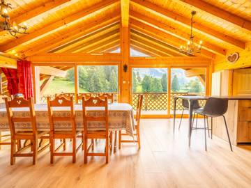 Gîte pour 8 personnes, avec terrasse dans Lac des Confins