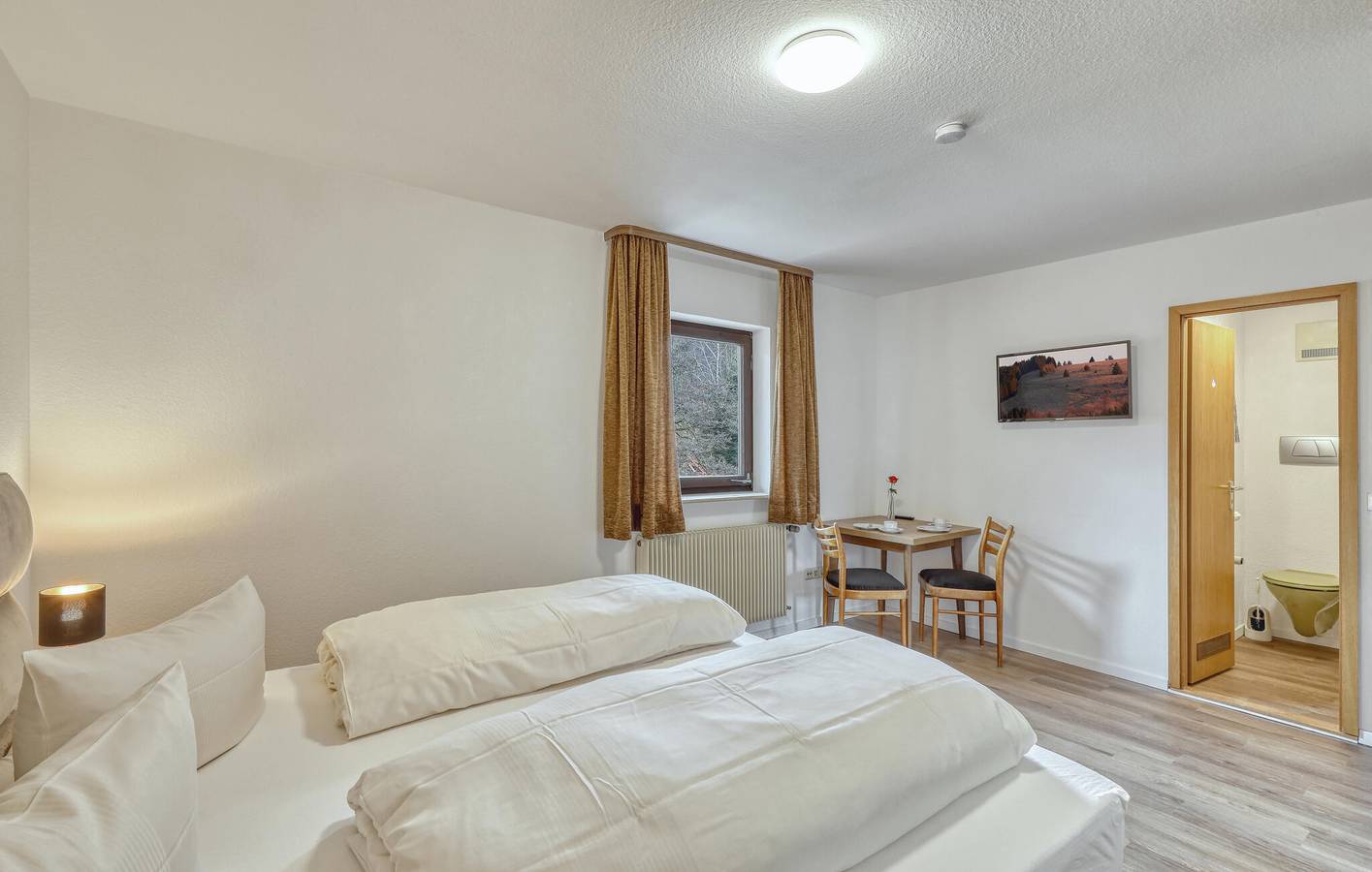 Ganze Ferienwohnung, Gemütliches Appartement mit Terrasse in Oberweißenbrunn, Nähe Skilift in Bischofsheim an der Rhön, Rhön-Bayern