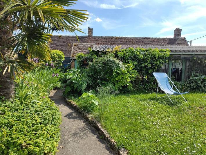 Location de vacances pour 2 personnes, avec Terrasse ainsi que Jardin et Vue à Sergines