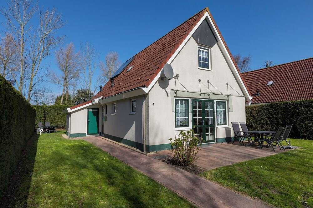 Freistehendes, komfortables Ferienhaus mit umzäuntem Garten. in Kortgene, Niederländische Nordsee