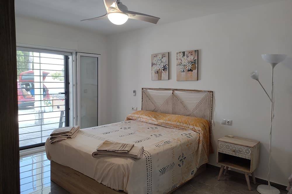 Casa rurale con piscina privata a soli 10 km da Alicante e dalle spiagge. in Alicante, Costa Blanca