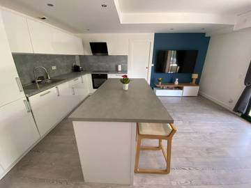 Gîte pour 2 personnes, avec terrasse ainsi que piscine et jardin à Saint-André-des-Eaux