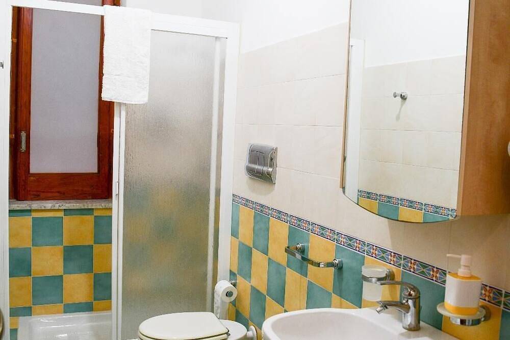 Entire apartment, La Fresia Bianca 2 cozy apartment in the beating heart of Sciacca in Sciacca, Agrigento Province