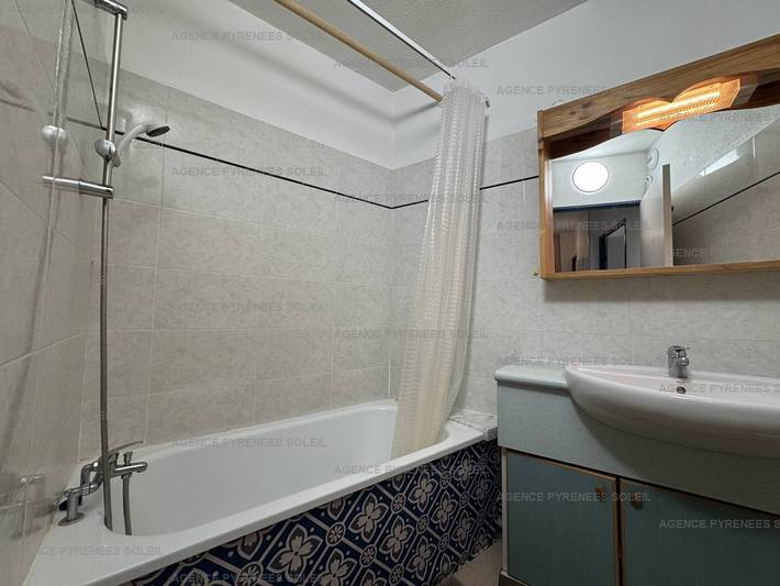 Apartamento entero, Alquiler F2 con Cabina, 46m², a Pie de Pistas, Vista Montaña, Parking Privado, Fibra Wifi in Les Angles, Parque Natural Regional de los Pirineos Catalanes