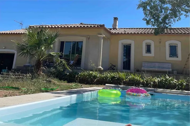 Villa für 6 Personen, mit Terrasse und Pool sowie Garten und Ausblick - 1