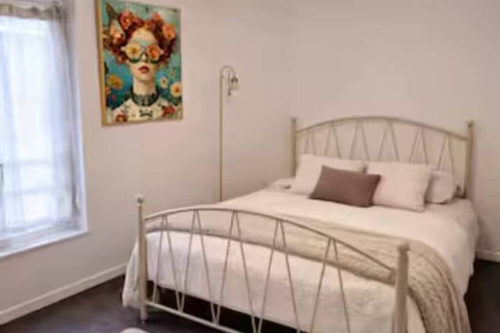 Ganze Wohnung, Cosy downtown apartment for 4 to 6 people in Charleville-Mézières, Ardennen