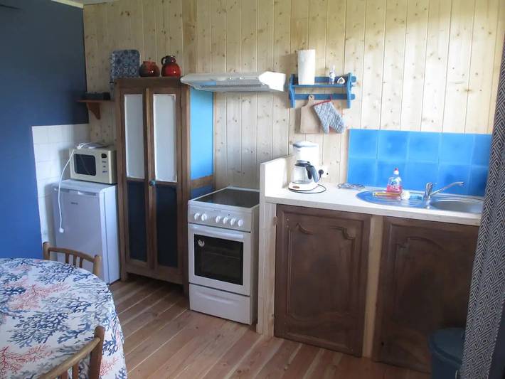 Gîte pour 2 personnes, avec jardin dans Plage Tourony - 4