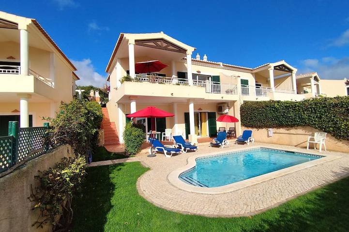 Villa for 4 people, with garden in Praia da Luz