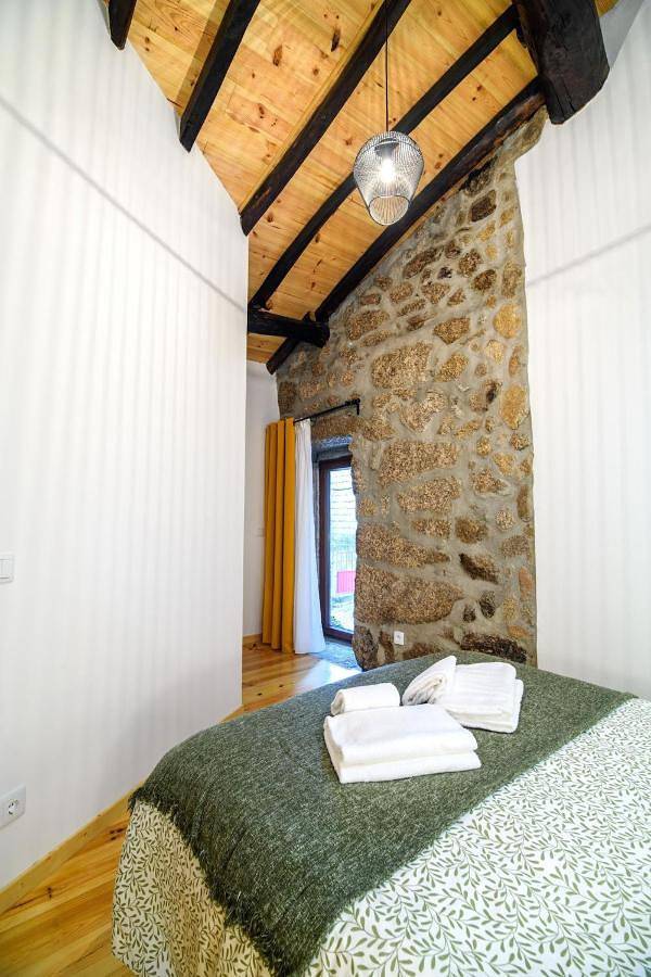 Three-Bedroom Chalet in Sabugueiro (Cidade), Serra da Estrela