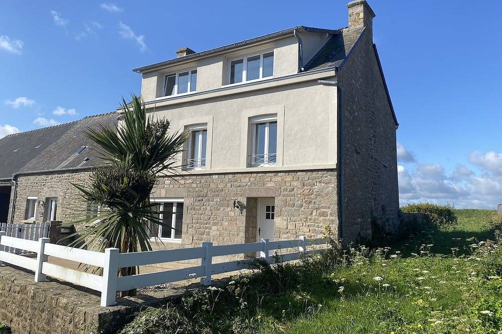 La Corderie - Grande maison familiale / sunny family home - Montfarville in Montfarville, Région de Cherbourg