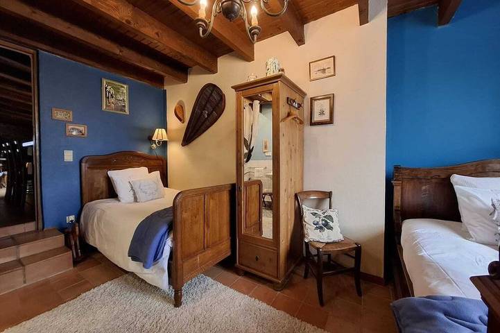 Location de vacances pour 2 personnes, avec jardin ainsi que piscine et jacuzzi à Sigalens