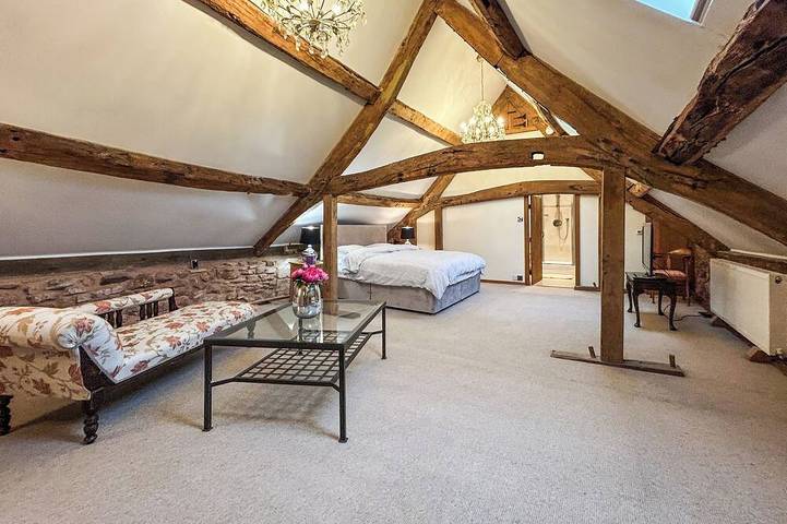 4 bedroom accommodation in Sutton Coldfield in Birmingham, Birmingham Area