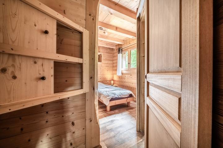 Bed & Breakfast „Chambre Falaise“ mit Balkon, Wlan und Klimaanlage in Morzine, Les Portes du Soleil