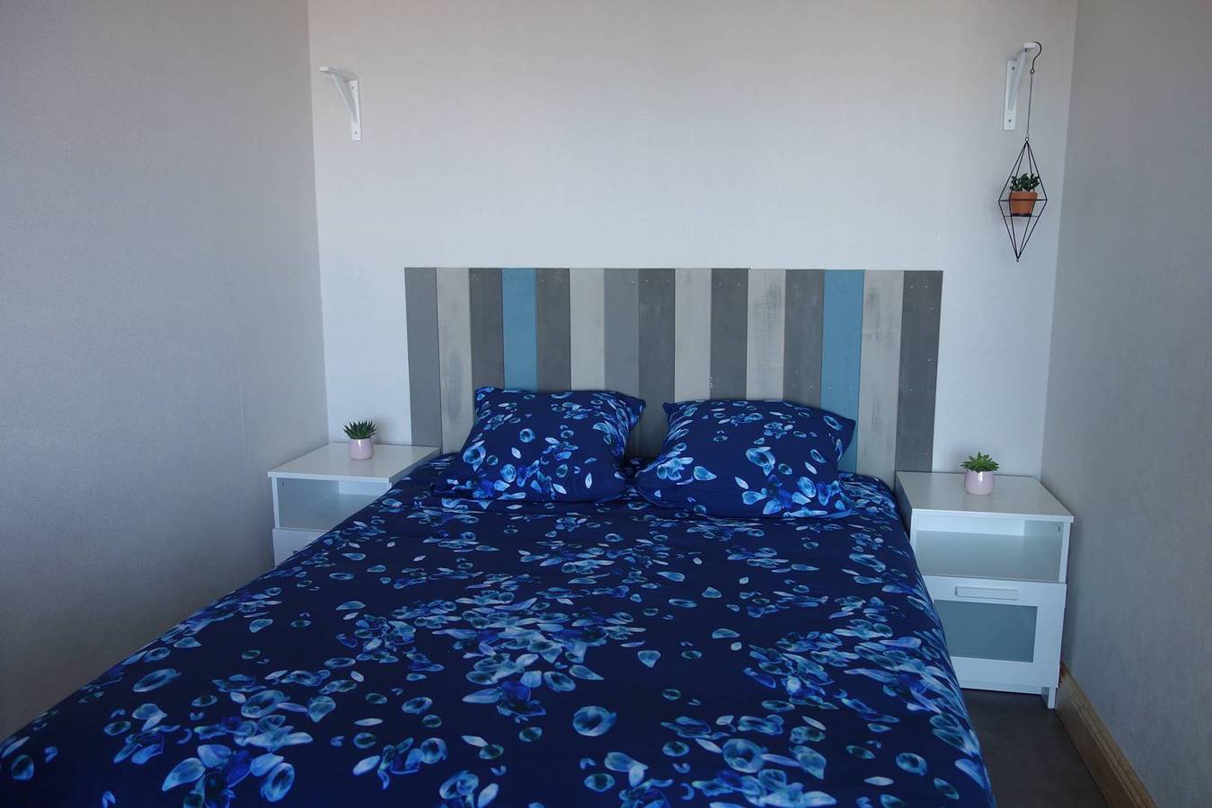 Appartement entier, Appartement Superbe Vue Mer avec balcon, Wifi, à Tregastel in Trégastel, Côte de Granit Rose