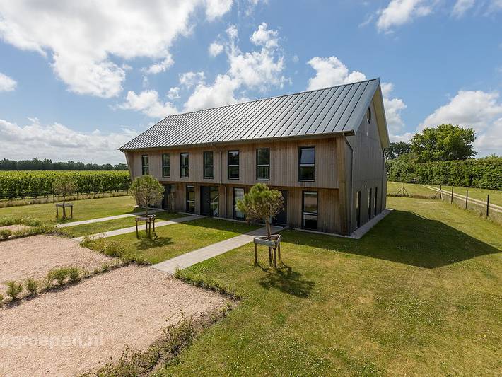 Strandhaus für 6 Personen, mit Balkon/Terrasse und Terrasse in Vrouwenpolder
