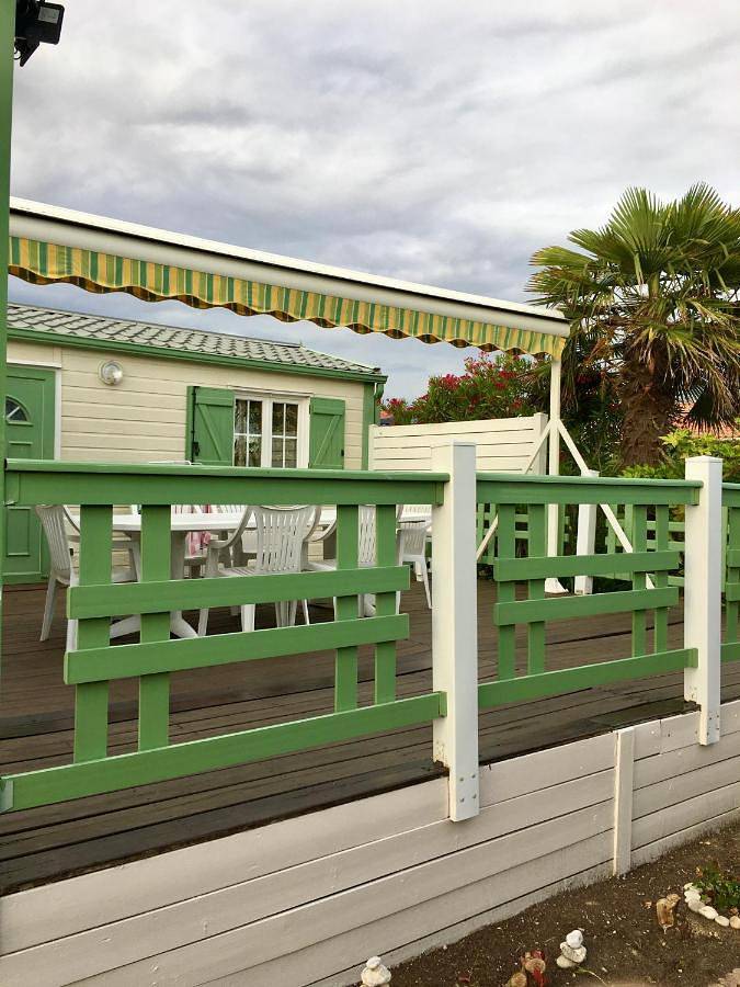 Location de vacances pour 6 personnes, avec terrasse ainsi que piscine et jardin à Brem-sur-Mer - 2