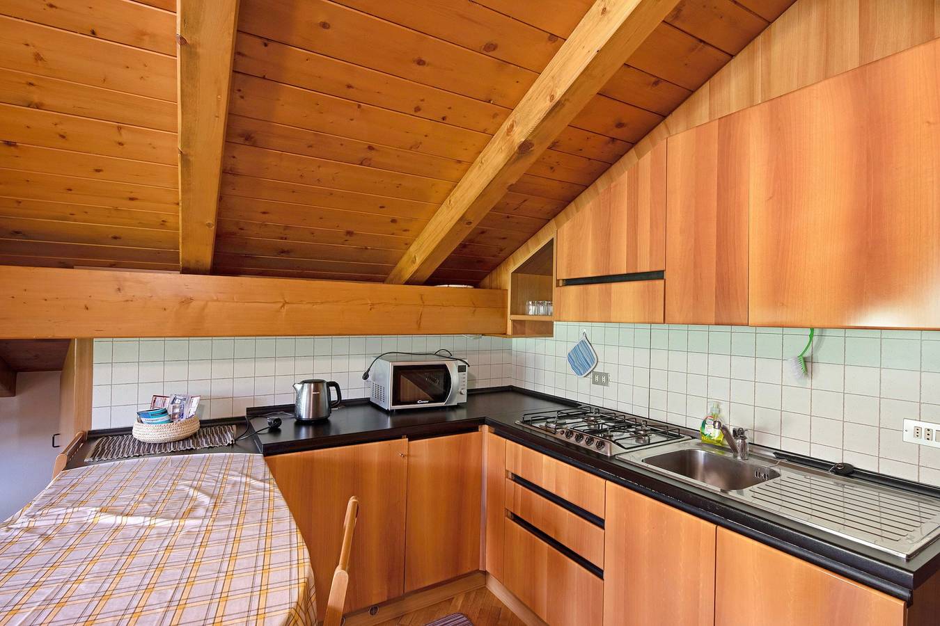 Ganzes Studio, Studio 'Baita Campacc Pezzel' mit Bergblick, Gemeinschaftsgarten und Wlan in Livigno (Stadt), Livigno