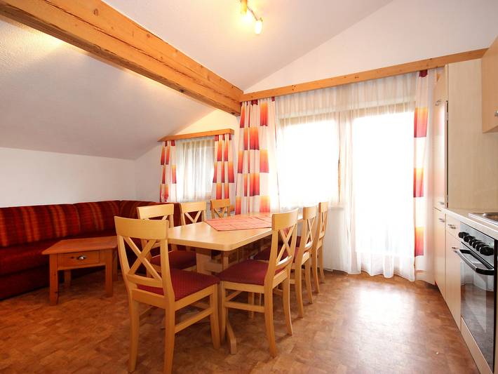 Ferienwohnung für 7 Personen, mit Garten und Ausblick sowie Balkon in Tirol - 2