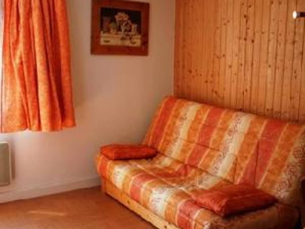 Studio entier, Studio central avec parking privé à Super Besse in Super Besse, Besse-et-Saint-Anastaise