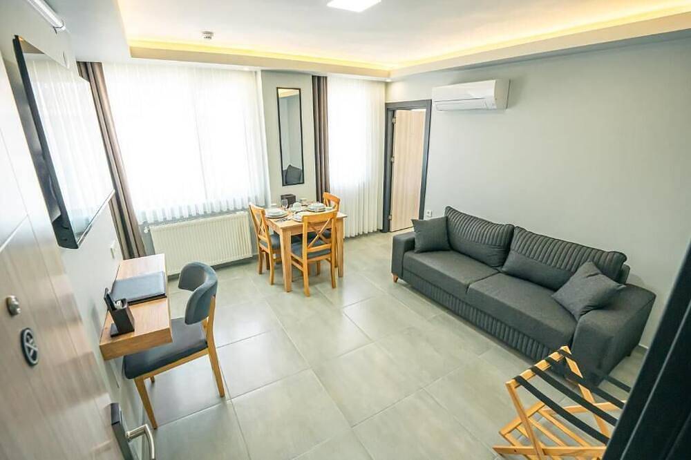 Entire apartment, Airport Bayrak Residences Trabzon One-Bedroom Deluxe Apartment in Ortahisar (Trabzon), Trabzon Province