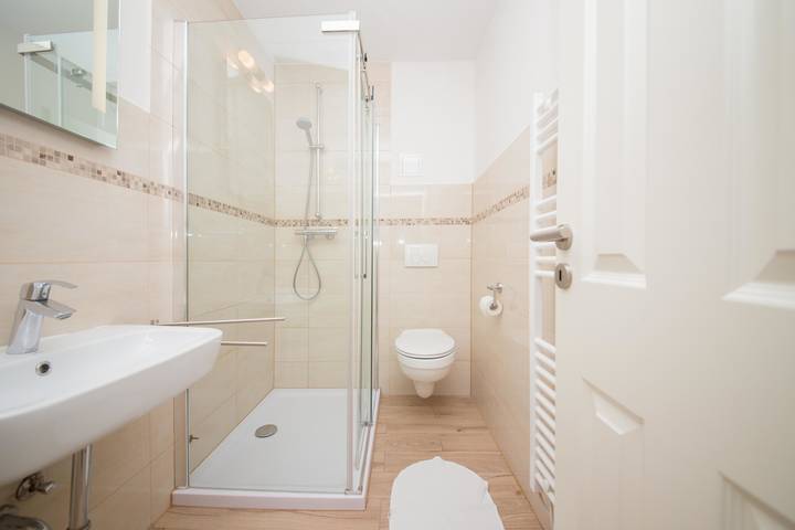 Ferienwohnung für 2 Personen, mit Whirlpool und Sauna sowie Terrasse in Rabenkirchen-Faulück - 4