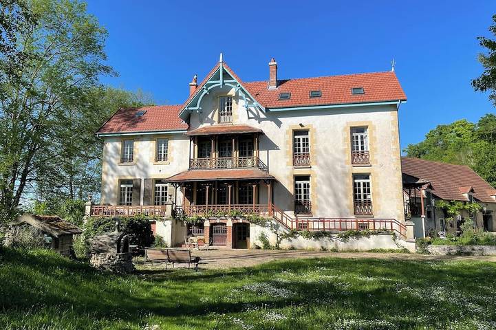 Gîte pour 15 personnes, avec jardin à Saint-Germain-des-Bois