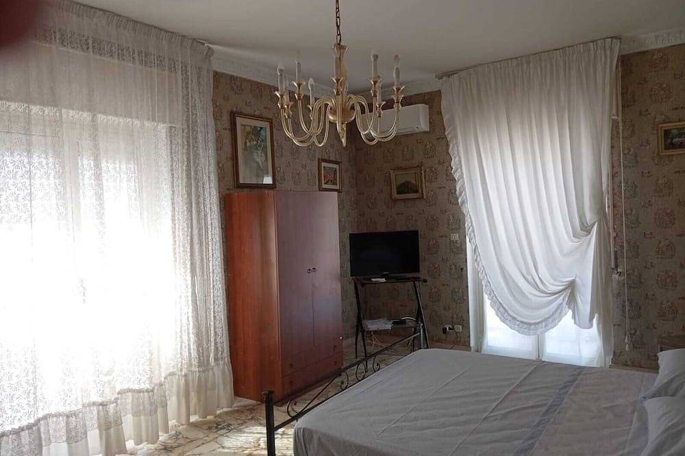 Central Vintage Guest House near Naples, Sorrento, Capri, Amalfi Coast and Pompeii in Castellammare di Stabia, Provincia de Nápoles