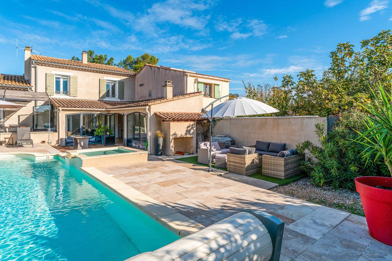 Villa « Plein Soleil » con piscina privada, Wi-Fi y aire acondicionado in Sarrians, Vaucluse