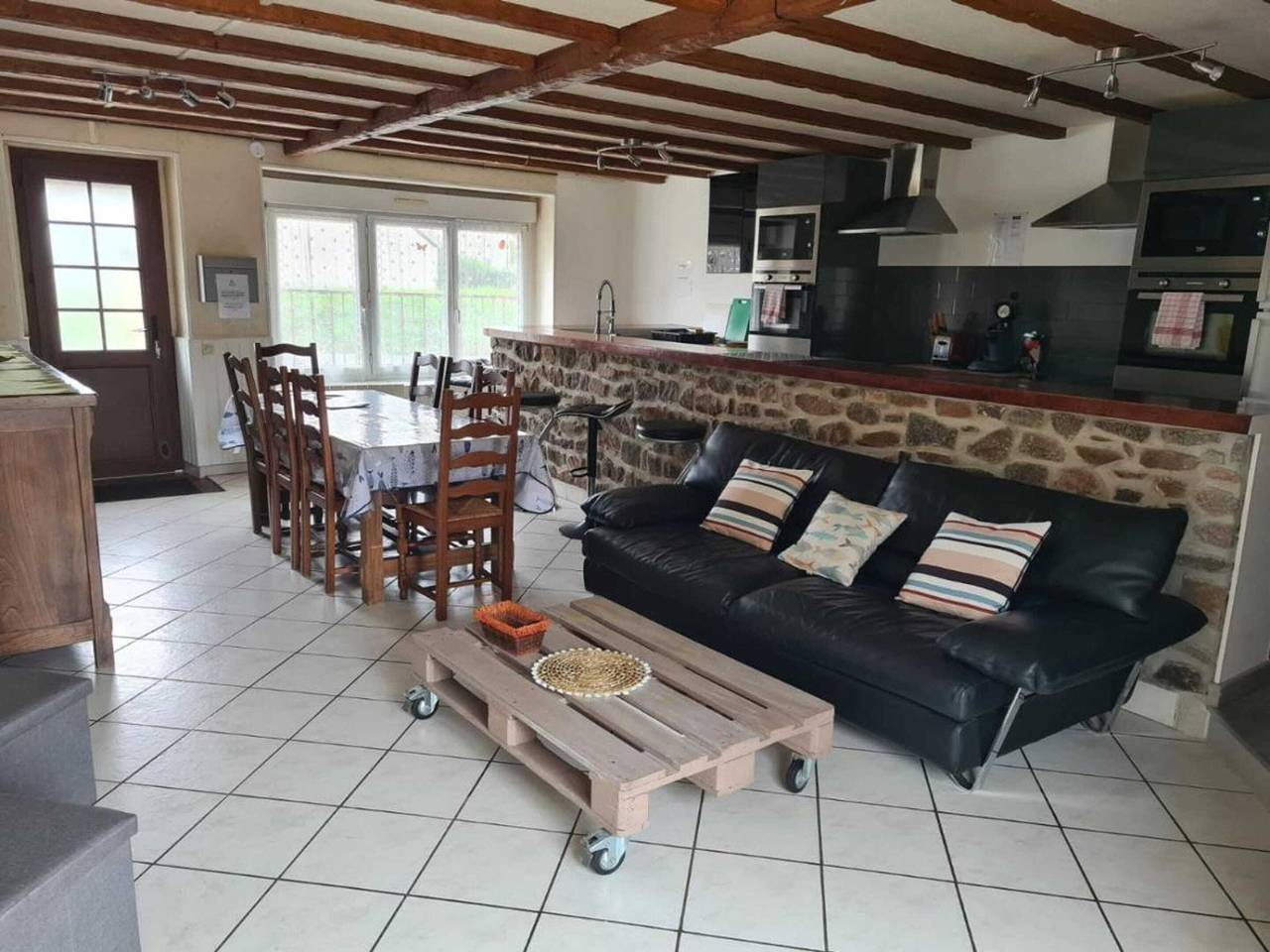 Grande maison conviviale à Flamanville avec jardin clos in Flamanville, Côte de la Déroute