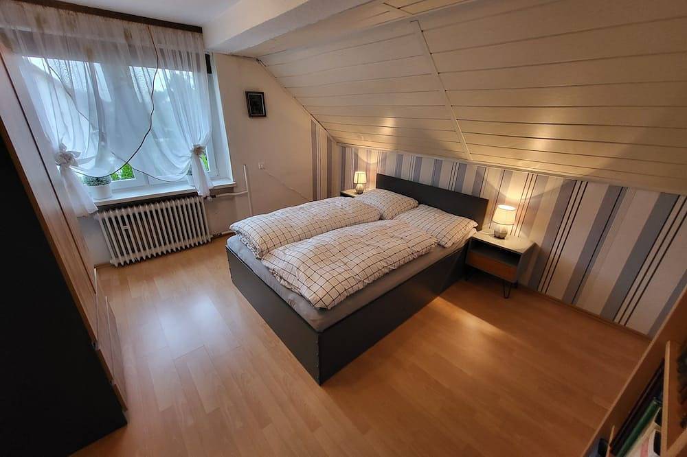 Ferienhaus am Waldrand in der Nähe eines Badesees in Dylocken, Oppeln und Umgebung