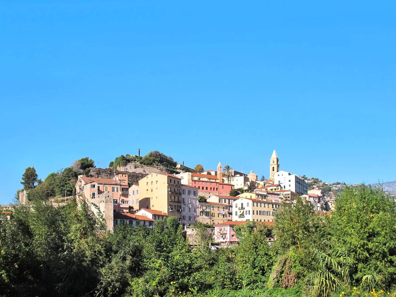 Entire apartment, 2 Rooms 4 People in Grimaldi, Ventimiglia