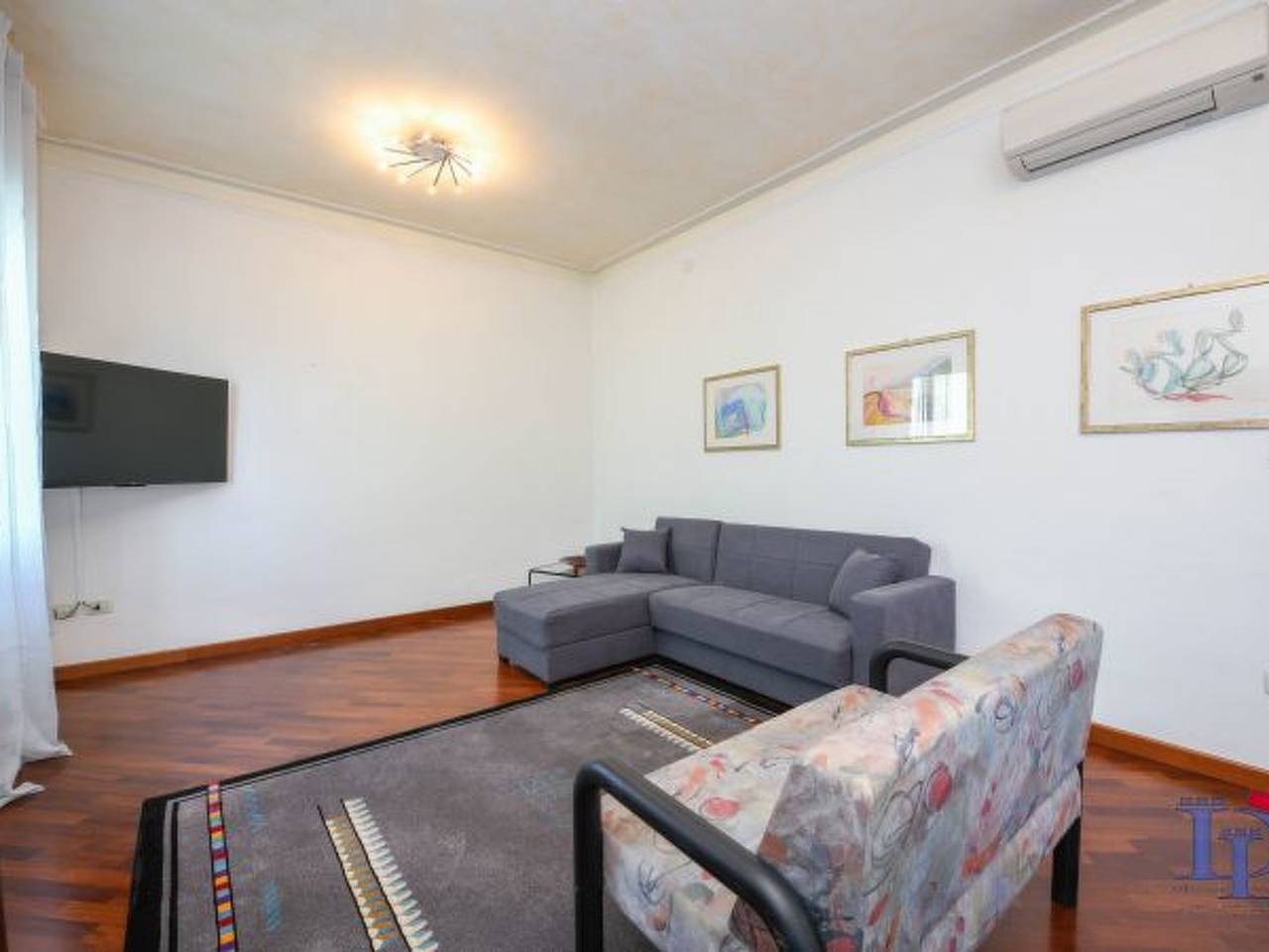 Desenzanoloft Villa Palm Garda Beach in Desenzano del Garda, Gardasee-Berge