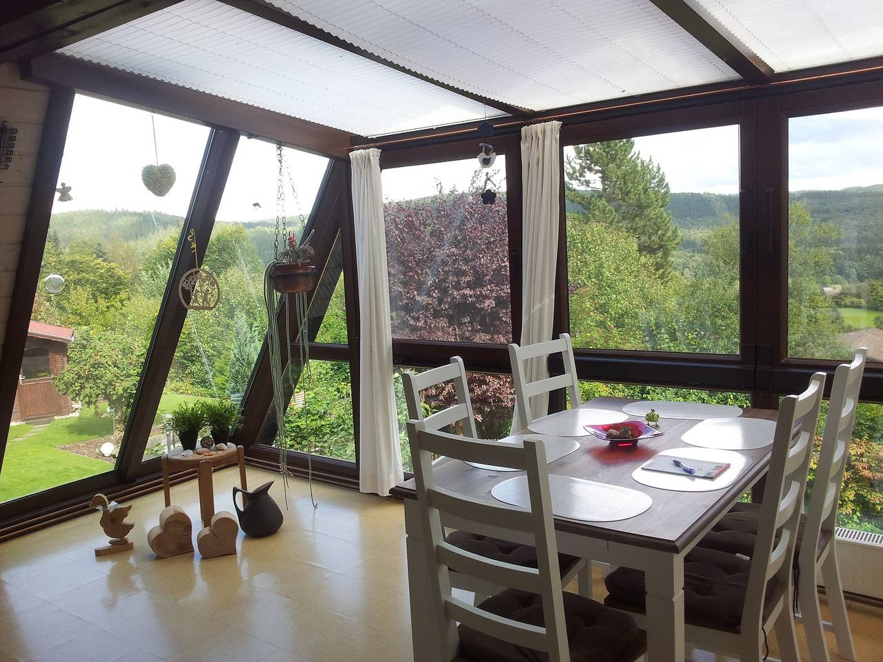 Ganze Wohnung, Ferienhaus Düperthal, Frau Bartolomay - Ferienhaus mit Wintergarten am Waldrand in Hilchenbach, Kreis Siegen-Wittgenstein