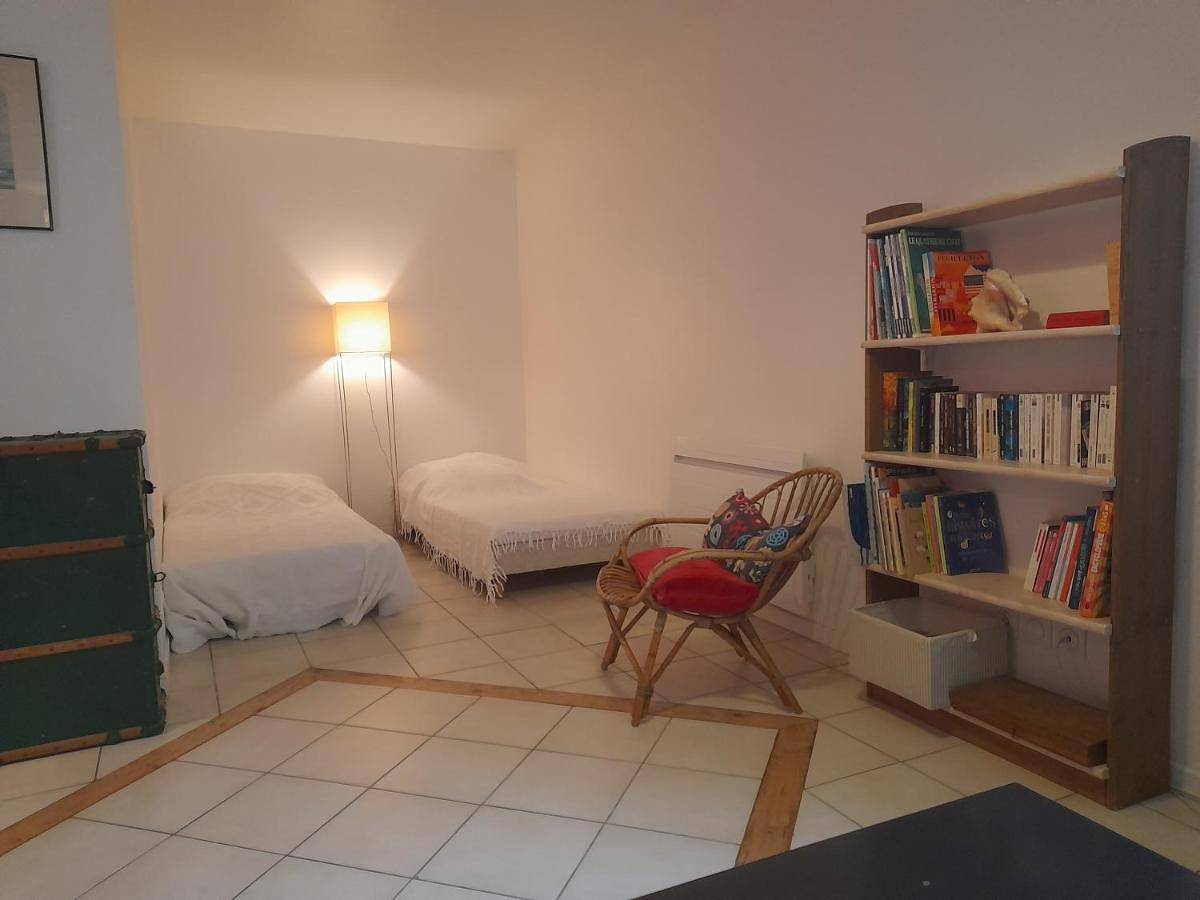 Appartement entier, Two-Bedroom Apartment with Garden View in Ranville, Région de Caen