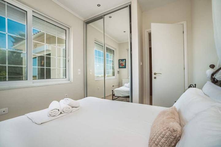 Villa con piscina privada y vistas al mar in Lithakia, Laganas