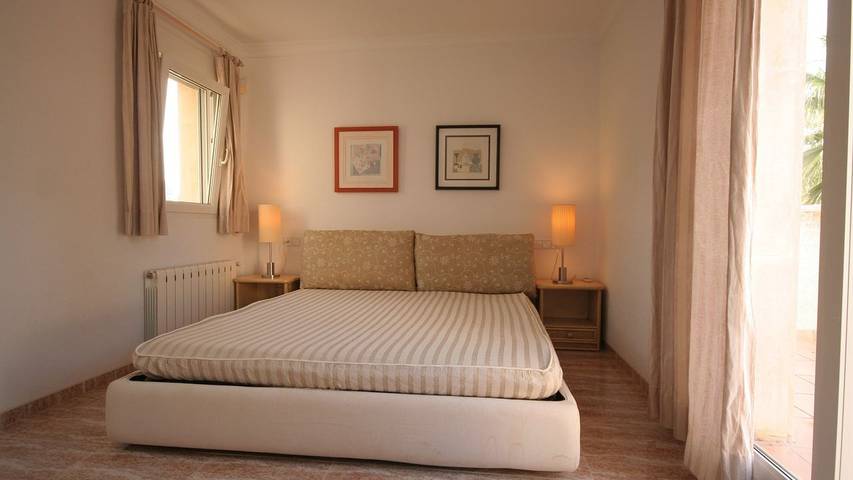 Chalet para 7 personas, con jacuzzi y jardín además de piscina y balcón en Marina Alta - 3