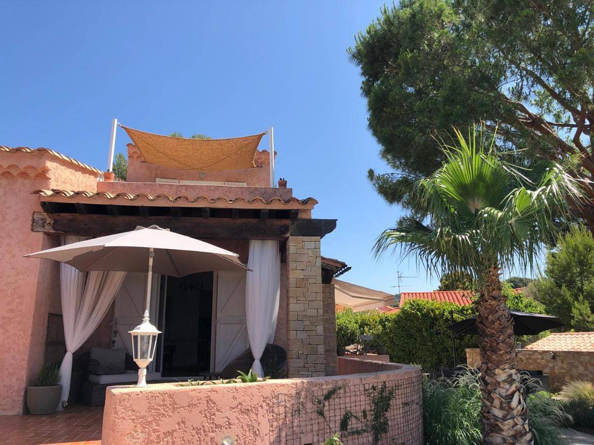 Villa les 3 lumières 8-10 personnes, Clim, piscine à proximité des plages in La Ciotat, Marseille en omgeving