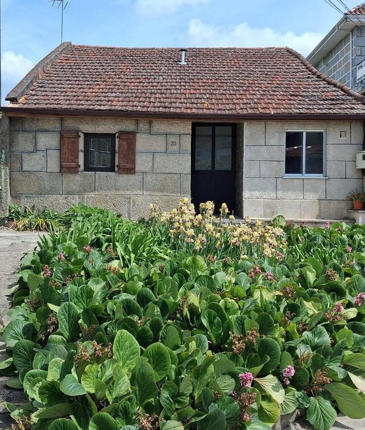 Holiday home for 6 people, with garden and terrace as well as view and pool, with pets - 1